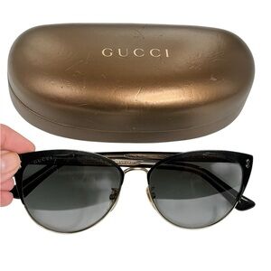 Gucci Cat-Eye gradiant sunglasses, with case 58 16 150